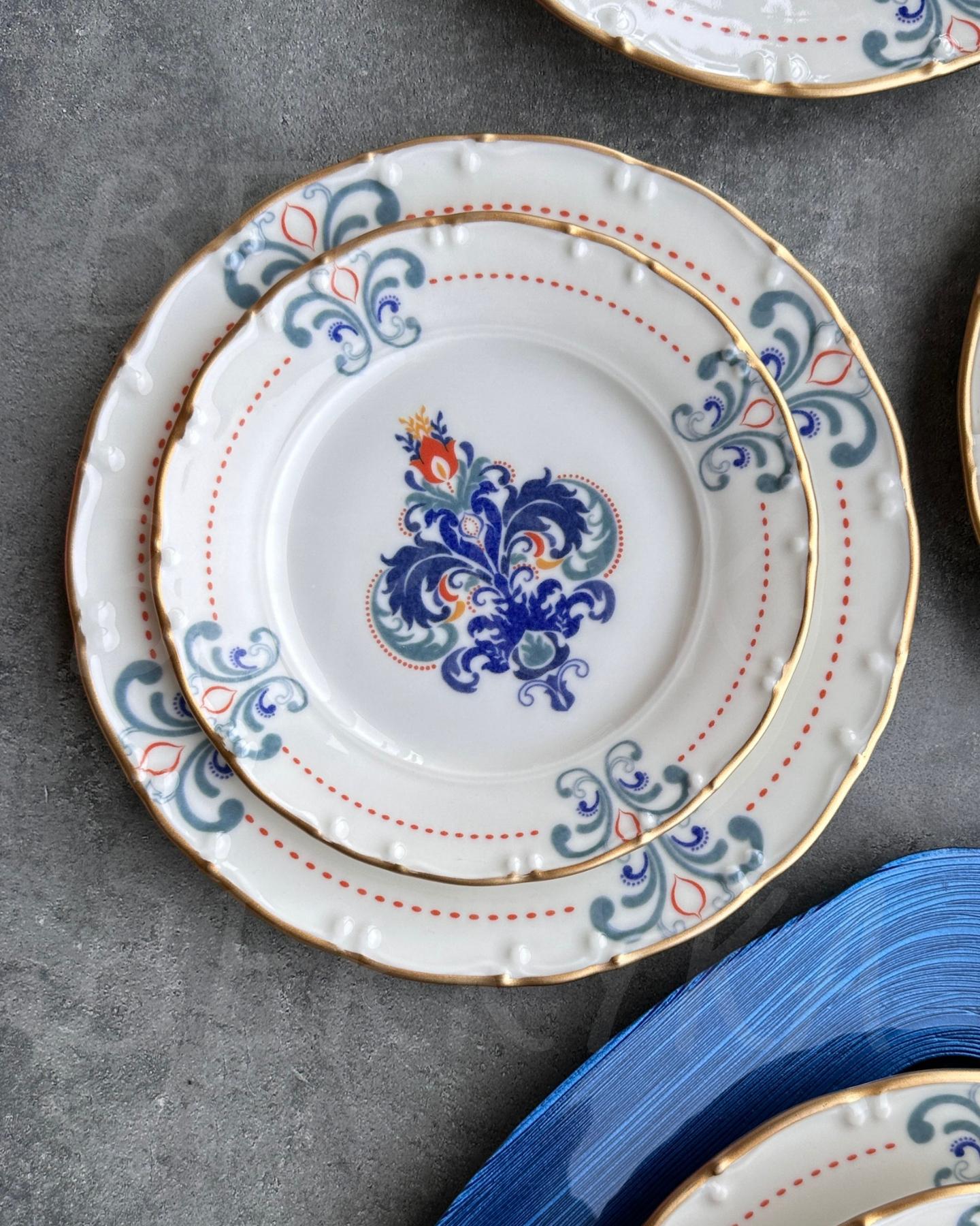 New Elizabeth Blue Porcelain Dinnerware Set 24-piece (6 Person