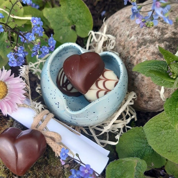 HEART BOWL "Baby Blue" ceramic hand-made for dips, guest soap, chocolates, jewelry, perfect little souvenir, great decorative bowl