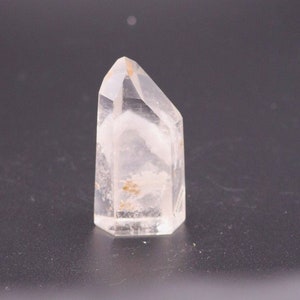 Beautiful well-formed phantom crystal in raw point, energy amplifier, purifies, harmonizes, past lives, karmic karma memory