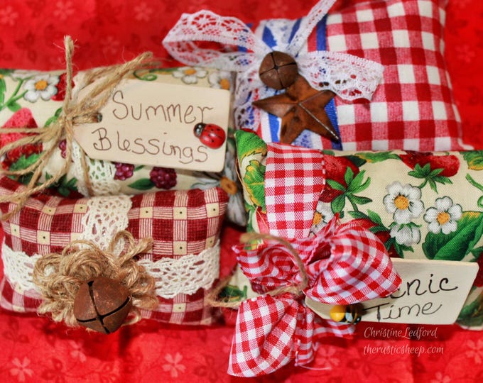 Set (D) 4 Handmade Summer Picnic Gingham Mini Pillows for Bowl Fillers, Tier Trays, Home Decor, Farmhouse Seasonal Displays Bees Ladybug NEW