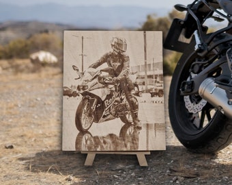 Graviertes Bild, Foto auf Holz, Holzfoto Geschenk, personalisiertes Motorradbild, für Motorradliebhaber