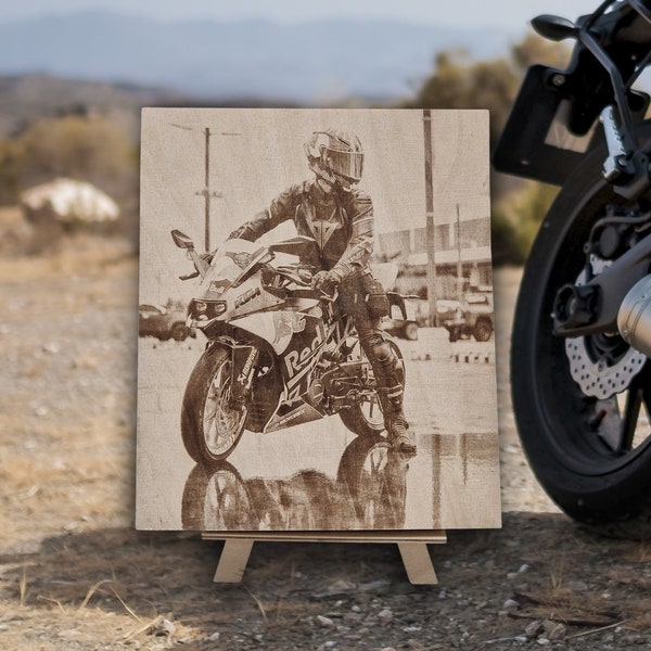 Graviertes Bild, Foto auf Holz, Holzfoto Geschenk, personalisiertes Motorradbild, für Motorradliebhaber