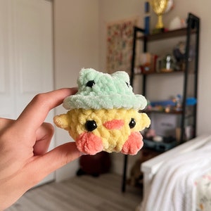 Baby duck with frog hat plush | crochet mini duck plushie |  frog hat | stuffed animal | handmade perfect for gift | fluffy yarn