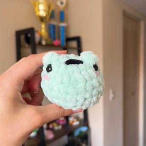 Crochet Frog Plush: Fluffy Stress Ball Desk Toy