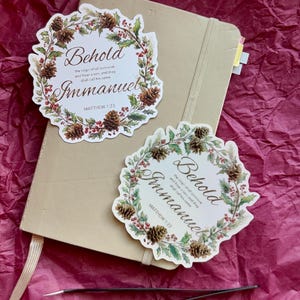 Sticker kerst klein cadeau voor collega's Bijbelvers kerstthema religieus citaat aquarel kunstwerk laptop decor notebook dagboek