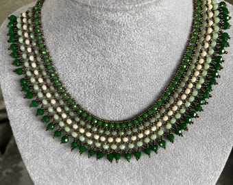 Green and white beaded necklace, emerald beaded statement jewelry, handcrafted beaded necklace, vintage-inspired jewelry, elegant necklace