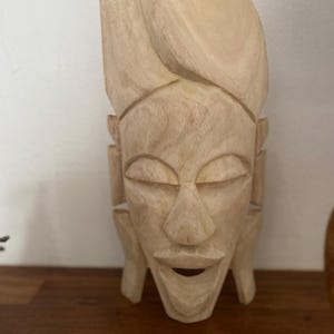 Genuine African Kola wood mask - Natural - Woman&#39;s face - To stand - Hand carved in Senegal