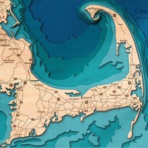 Cape Cod, Massachusetts Topographische Karte graviert & bemalt | Handmade Haus Dekor | Cape Cod Einheimische Geschenk | Einzigartige Housewarming Geschenk