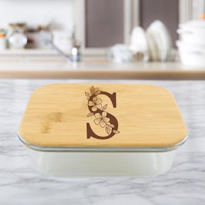Monogram kwiatowy | GRAWEROWANY | 36-uncjowy szklany pojemnik do przechowywania żywności z bambusową pokrywką