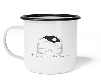 Outdoor Emaille Camping Tasse | Retro Tasse | Mehr Umwege nehmen | Lager Becher, Berge | Geschenke für Outdoor, Natur, Abenteuer, Lagerfeuer Tassen