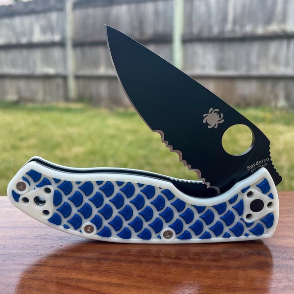 Spyderco Tenacious Handle Scales with Fish Scale Texture, Scales only (Knife not included)