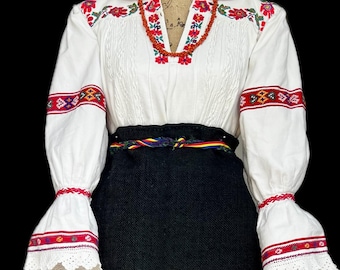 Rara camicetta da contadino popolare rumeno tradizionale etnica vintage proveniente dalla zona di Lapus Maramureș