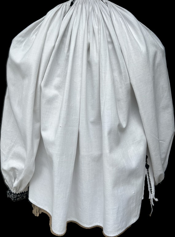 Vintage Romanian Hungarian Folk Blouse from Trans… - image 9