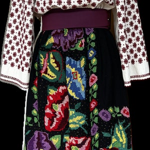 Unique Ethnic Vintage Traditional Romanian Folk Peasant&#39;s Costume from Vâlcea , Southern Romania