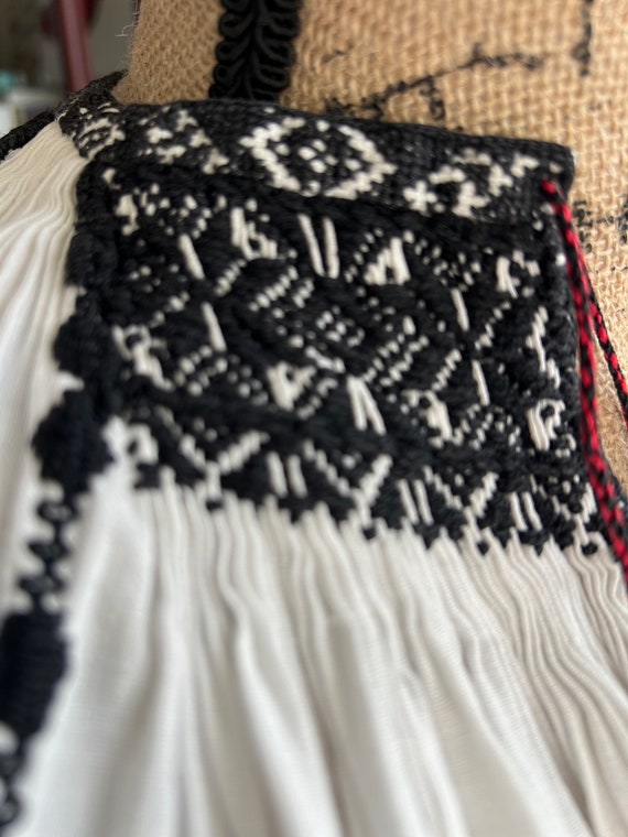 Vintage Romanian Hungarian Folk Blouse from Trans… - image 2
