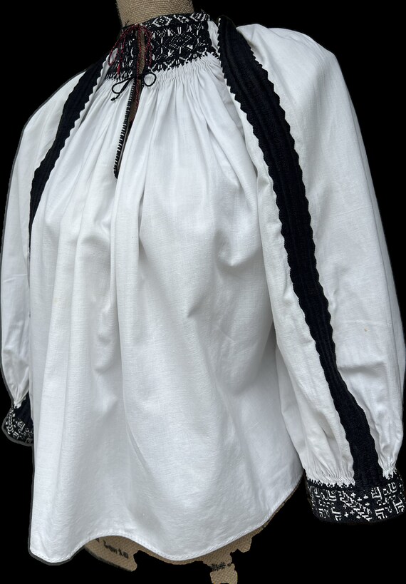 Vintage Romanian Hungarian Folk Blouse from Trans… - image 5