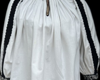 Vintage Romanian Hungarian Folk Blouse from Transylvania