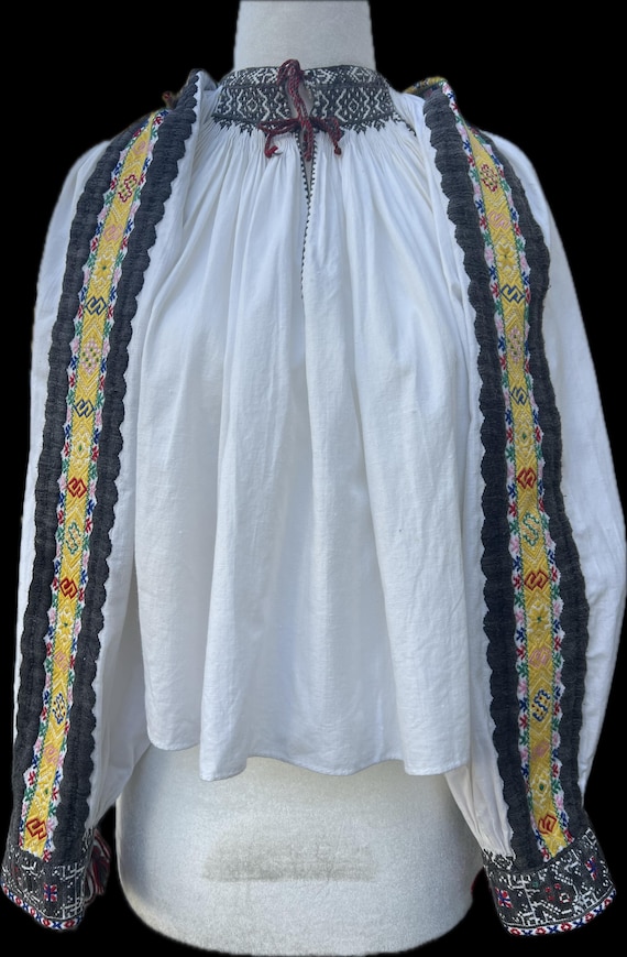Vintage Romanian Hungarian Folk Blouse from Trans… - image 1