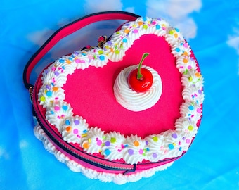 The Sweetheart Cake Bag