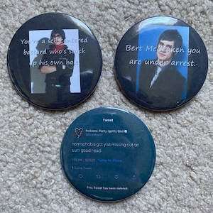 Emo Text 58mm metalback pins