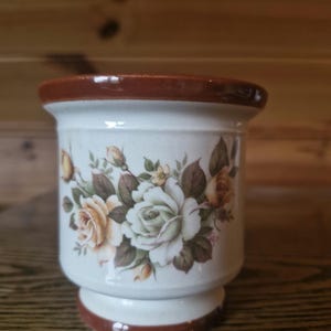 Vintage Ceramiche Italiensk Porslinsblomkruka: Vildrosdekor