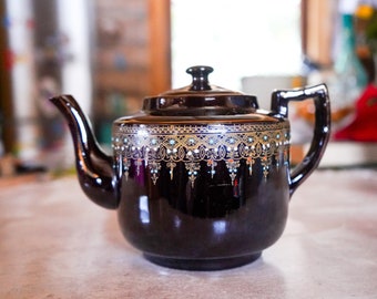 Vintage English tea pot Brown Betty / wedding gift / birthday gift