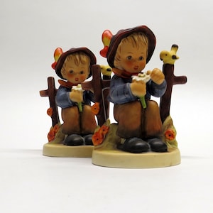 1960’s Two Goebel Hummel She Loves Me, She Loves Me Not Liebt mich, liebt mich nicht Original Vintage Porcelain Collectible Décor 174 TMK-3