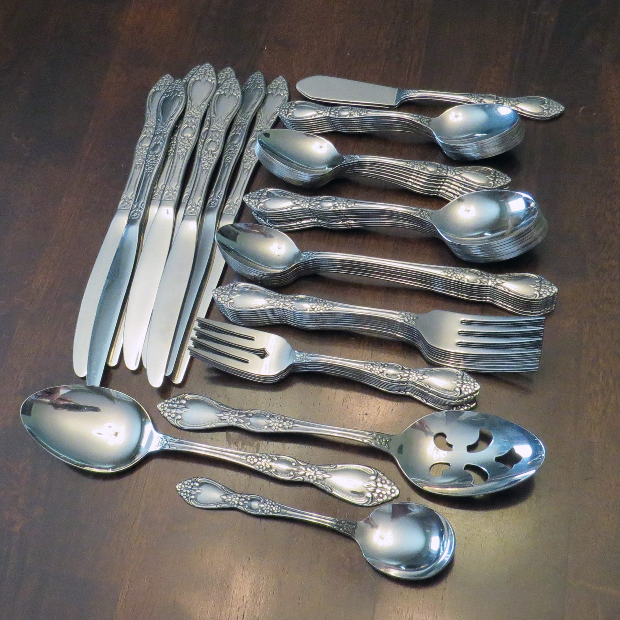 65 Piece Oneida Huntington WM A. Rogers Deluxe Stainless Vintage 1970s