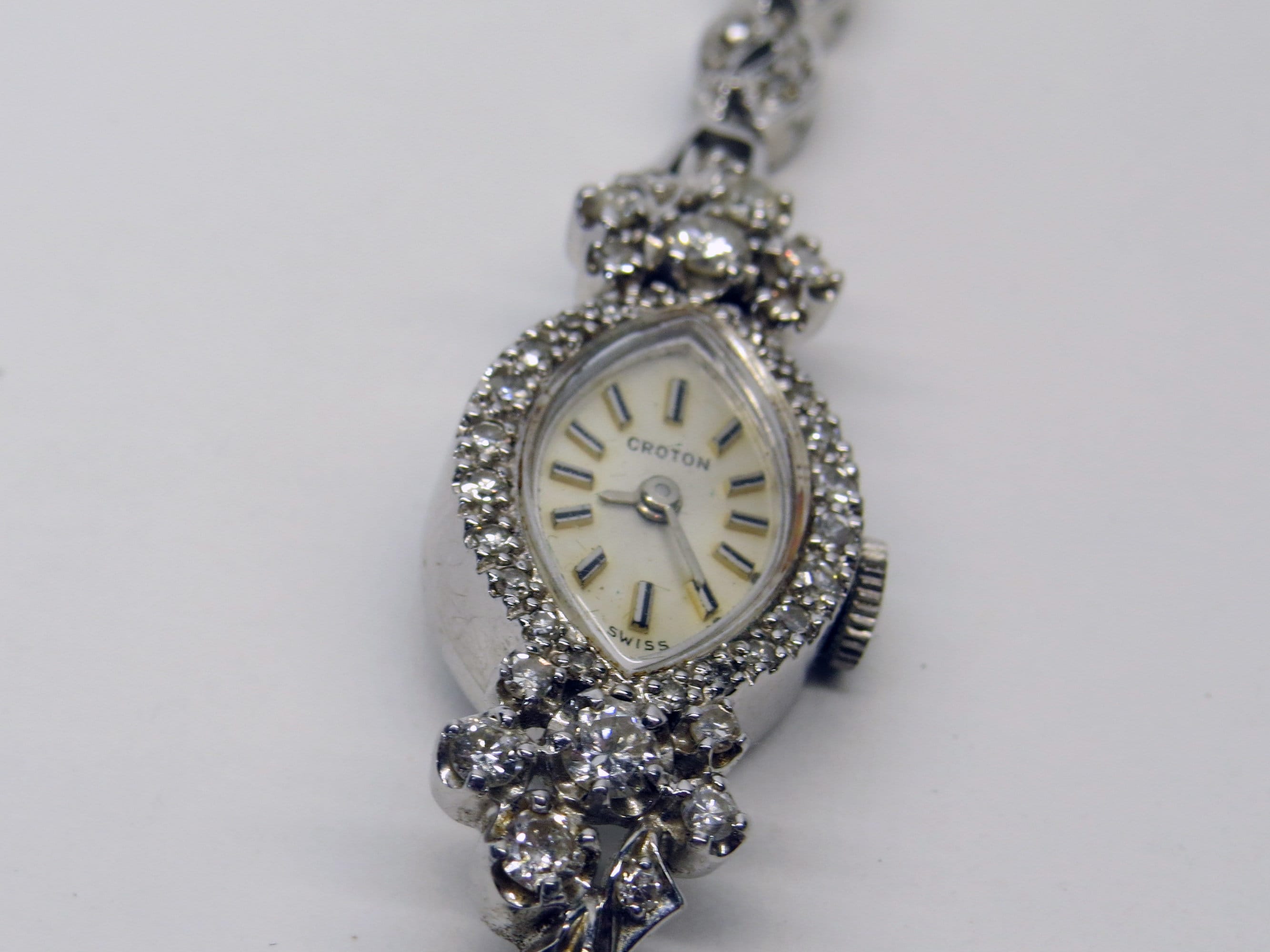 Ladies Wrist Watch White Gold and Diamond Swiss Movement  display picture 3