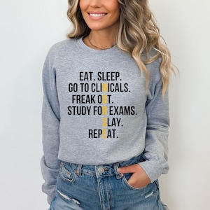 Custom Nursing School Sweatshirt, Nursing School Gift, Funny Nursing School Sweat, Nursing Student Sweat, Nursing Student Gift, Future Nurse bild 8