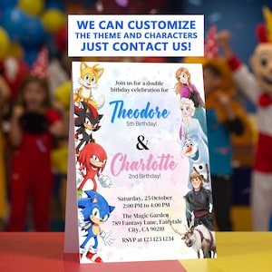 Könnte beinhalten: Eine gefaltete Einladungskarte mit einem farbenfrohen Design für eine doppelte Geburtstagsfeier. Die Karte zeigt Zeichentrickfiguren und den Text "WE CAN CUSTOMIZE THE THEME AND CHARACTERS JUST CONTACT US!" sowie Details zu Theodores und Charlottes Geburtstagen.