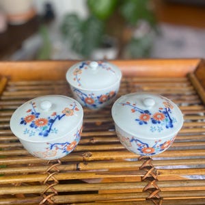 Vintage Hand Painted Japanese Lidded Porcelain Bowls – Set of 3