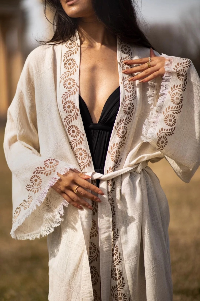 Kort linnekimonomorgon Boho kimono linnemorgon Strandklänning Sommarmorgonrock Badrock för kvinnor Boho omlottkofta Present till henne bild 9