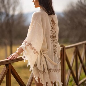 Kort linnekimonomorgon Boho kimono linnemorgon Strandklänning Sommarmorgonrock Badrock för kvinnor Boho omlottkofta Present till henne bild 5