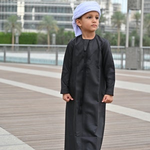 Black Emirati Boys Jubba Thobes Jubbah Jubba Thawb Kandora Dishdasha Jalabiya Kaftan Qamis Mens Islamic Clothing