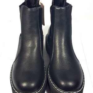 Christmas Sincerely Jules Women's Hippie Chelsea Boots Black shoes leather sz 8.5, sz 6 NEW image 4