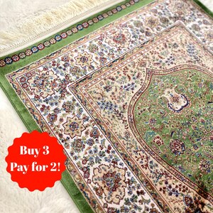Thick Green Prayer Rug: Luxury Muslim Prayer Mat