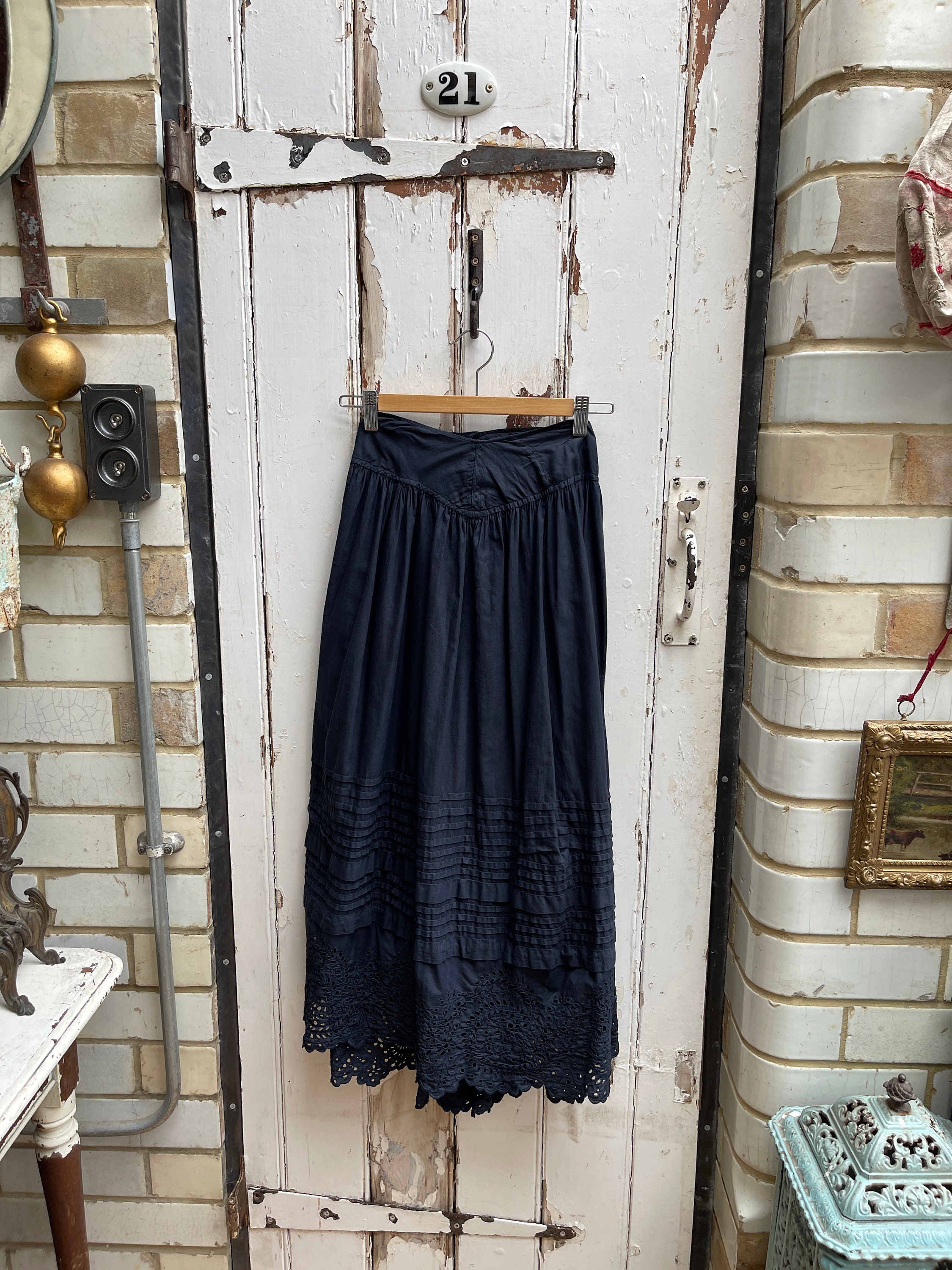 Black cotton lace skirt hotsell