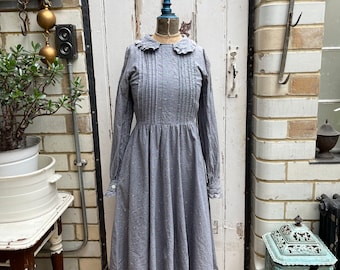 Vintage Laura Ashley Floral Dress: 70s Carno Cotton Petite (UK 6)
