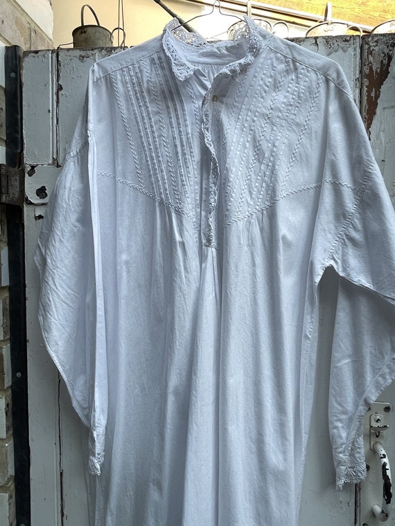 Antique long white cotton dress nightdress with c… - image 2