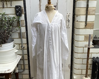 Antique English Horrockses Cloth long white cotton dress with embroidery detail size M UK 12