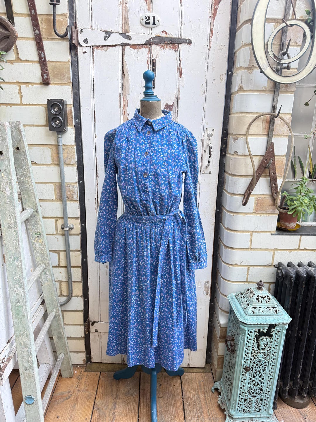 希少 シルク 100% Laura Ashley vintage ワンピース Vintage Laura Ashley Blue Cotton Floral Print Dress UK 12 - Etsy