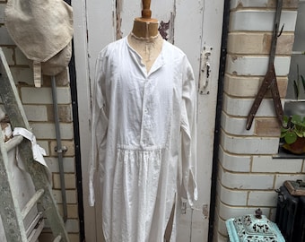 Camicia antica francese in cotone bianco con iniziali annodate a mano, taglia L