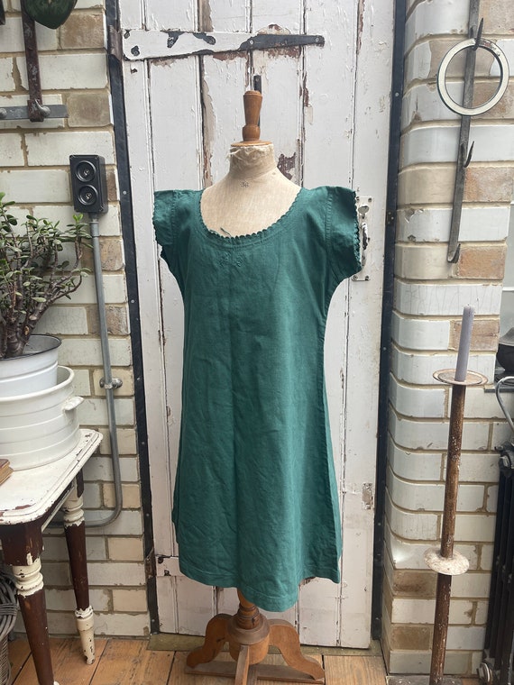 Abito da sera antico francese in lino e cotone meticcio verde con