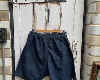 Antike französische dunkelblaue warme Baumwoll Unterwäsche Shorts mit Spitzenbesatz Größe S