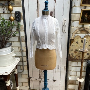 Antieke Franse blouse van katoenvoile met kanten rand - XS UK 8