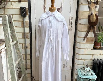 Antique long white cotton dress nightdress with collar size S/M