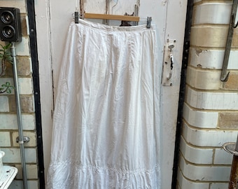Antique French handmade white cotton skirt with intricate handgathering at back and lace hem size S/M