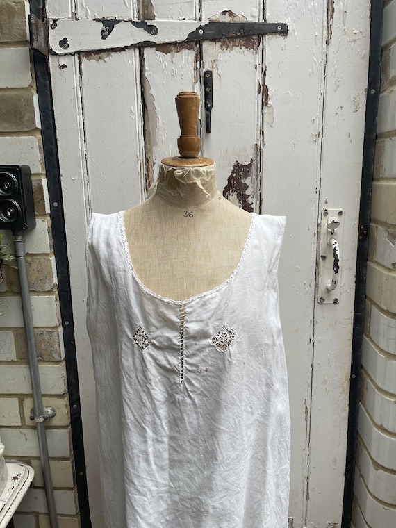 Antique French white linen shift dress with cut o… - image 2