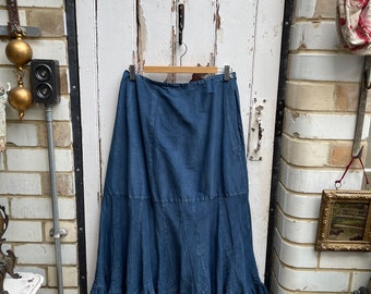 Longue jupe longue en coton et soie bleue faite main avec volant à l'ourlet taille M
